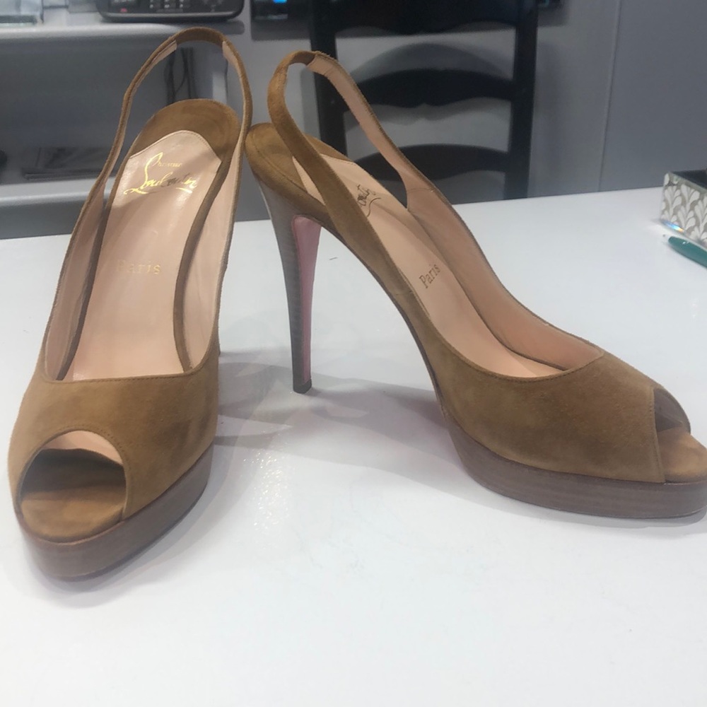 Christian Louboutin peep toe